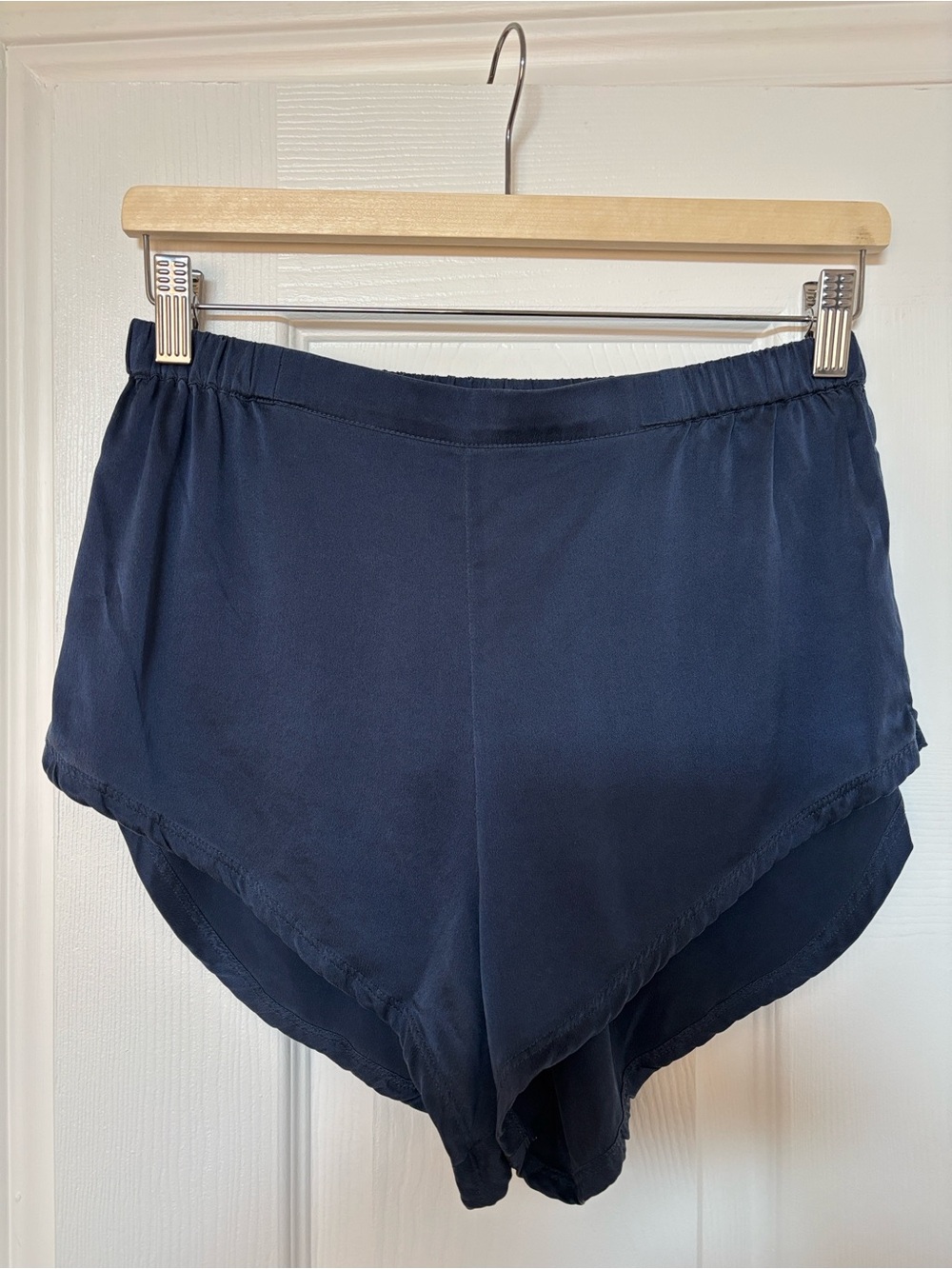 Lunya washable silk sleep shorts - size XS/S - Picture 2 of 5